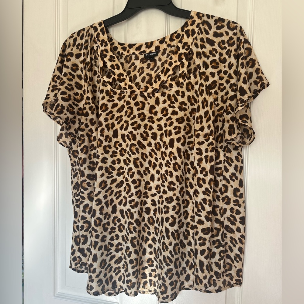 Torrid Size 2 / 2xLeopard Print Georgette Lattice Blouse
